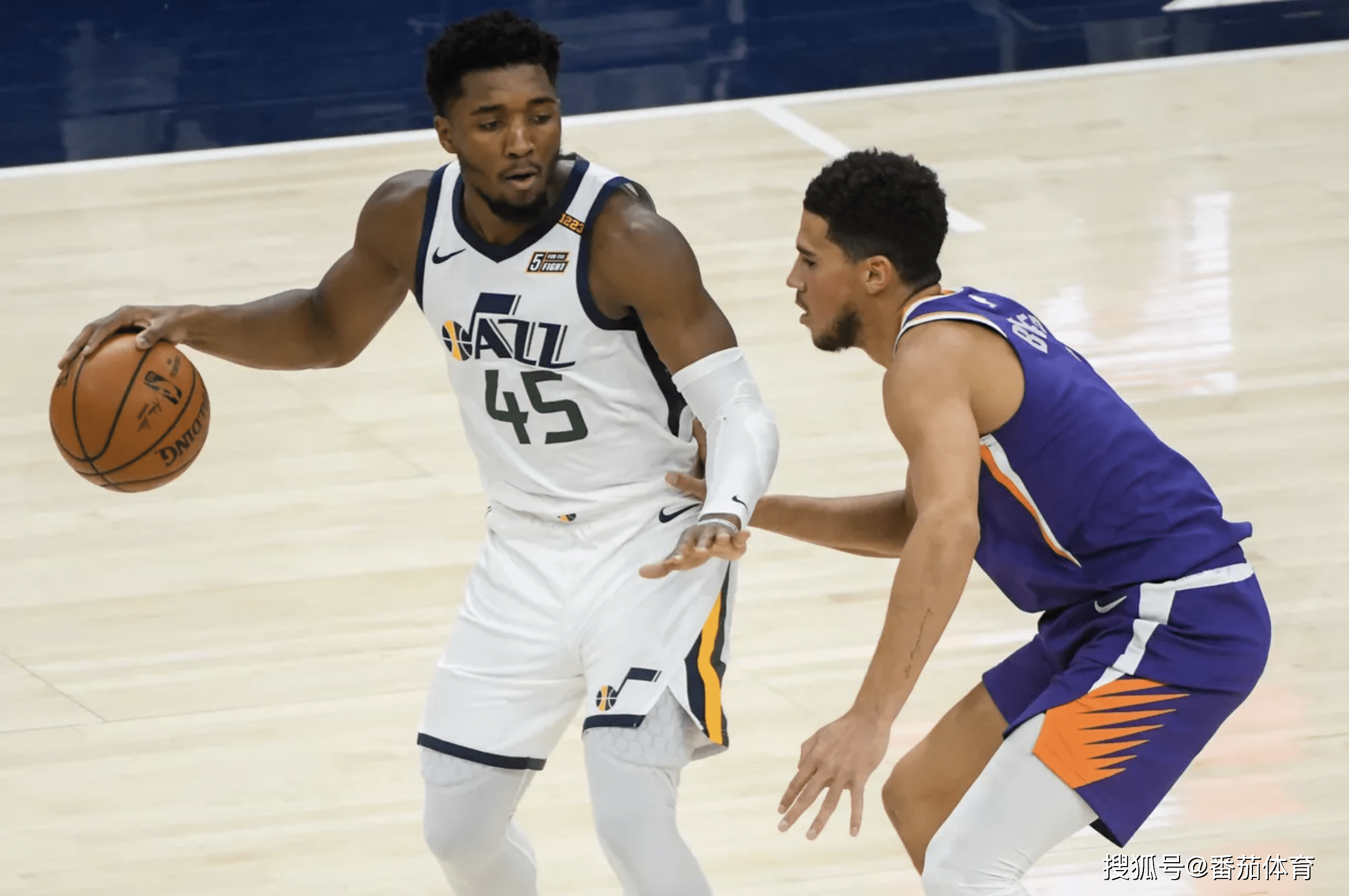 关于犹他爵士迎意大利杯关键赛窗口期密尔沃基雄鹿备战欧超杯，现场解说直呼：窗口期菲尼克斯太阳完成体检的信息Jiuyou Sports